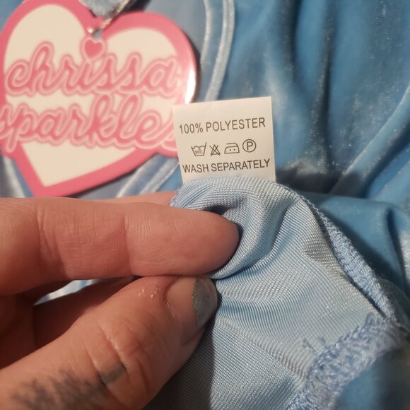 BNWT NWT Chrissa Sparkles Blue Velvet Heart Cutout Crop Top - Picture 4 of 7